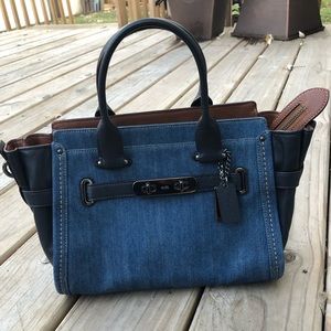 COACH SOFT SWAGGER 27 IN COLORBLOCK (COACH F37772)